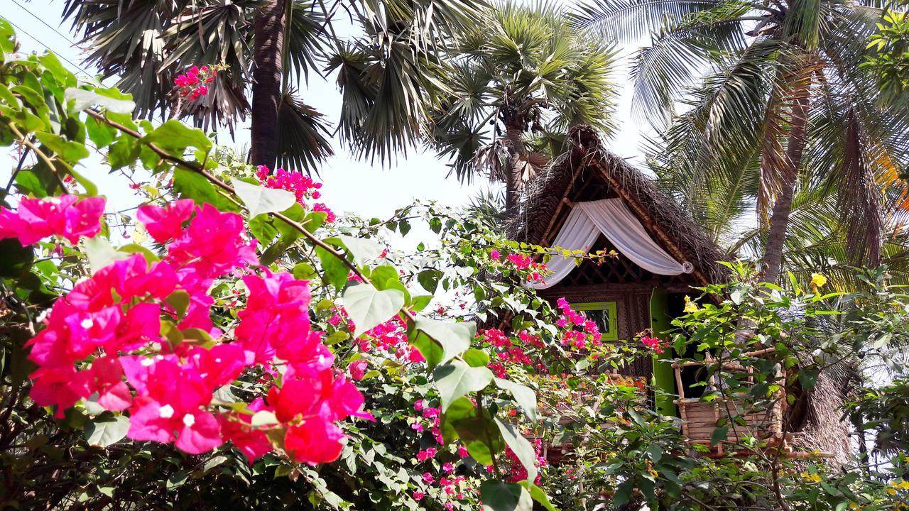 Dharmakanni Tropical Huts Ауровиль Экстерьер фото