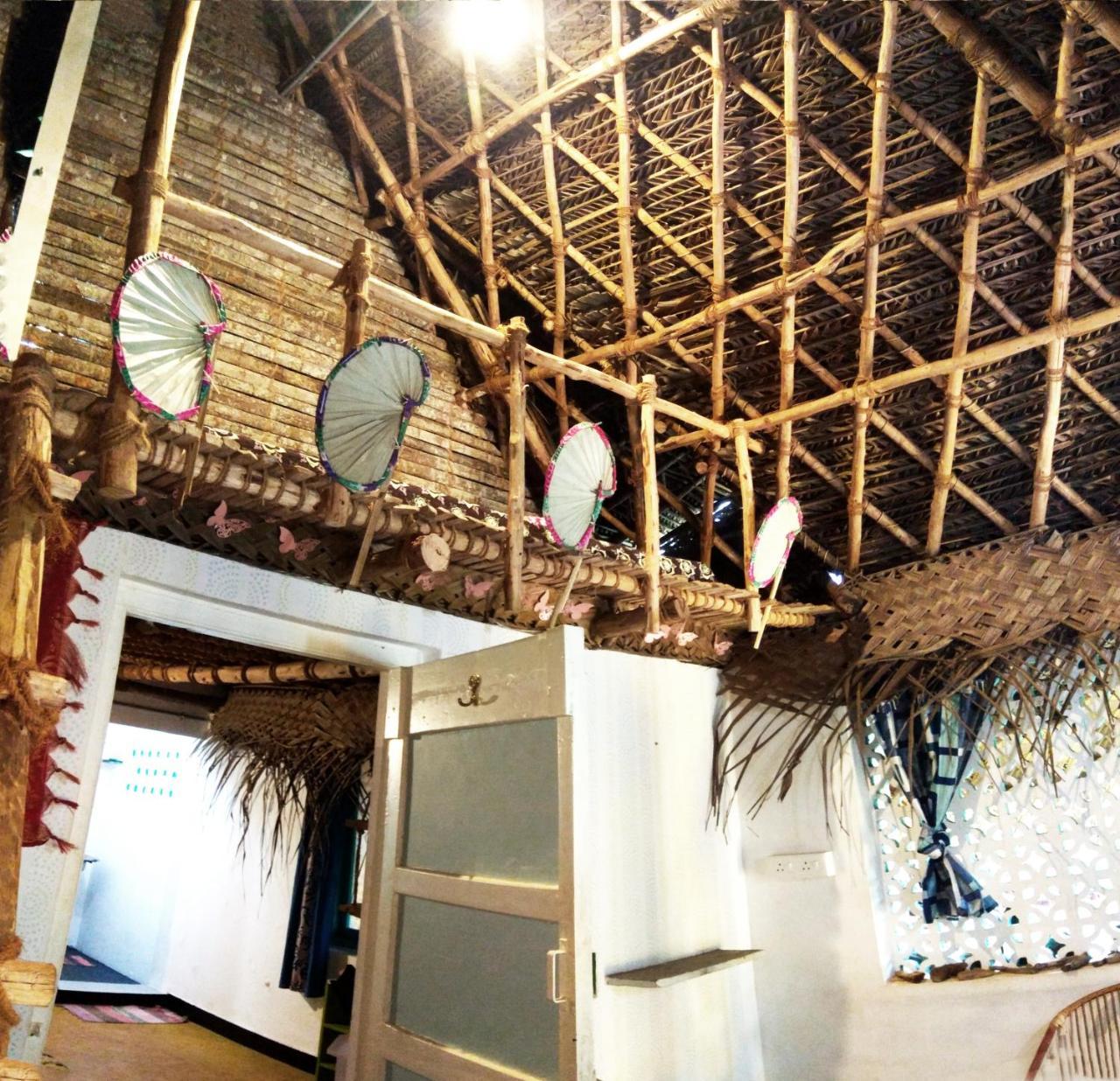Dharmakanni Tropical Huts Ауровиль Экстерьер фото