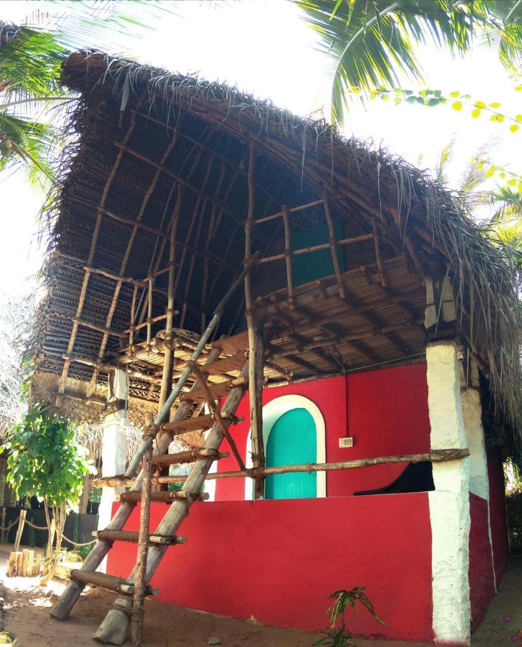 Dharmakanni Tropical Huts Ауровиль Экстерьер фото