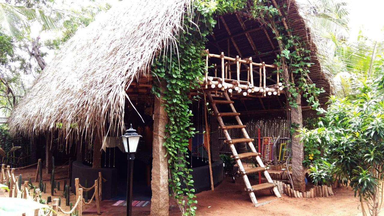 Dharmakanni Tropical Huts Ауровиль Экстерьер фото