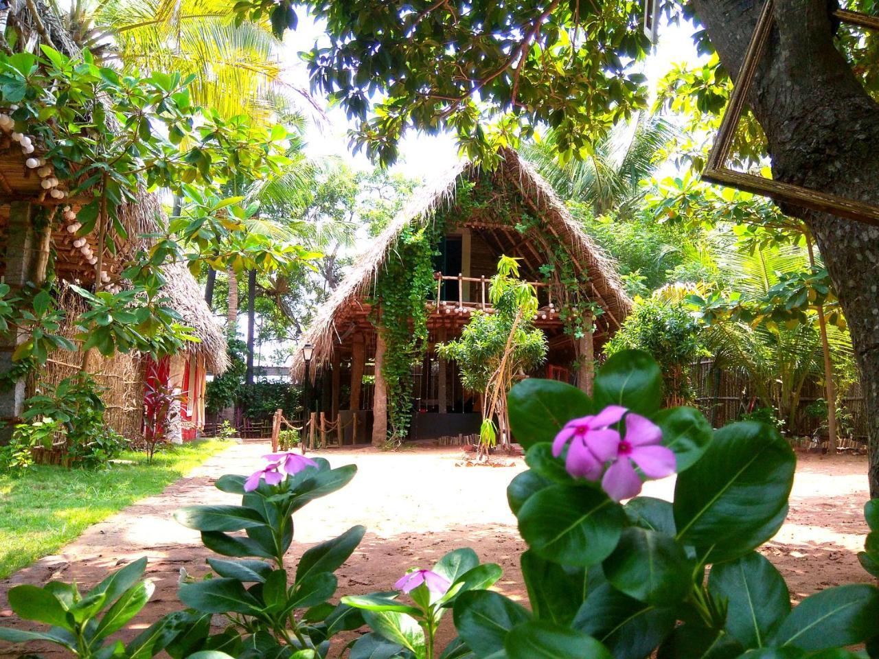 Dharmakanni Tropical Huts Ауровиль Экстерьер фото